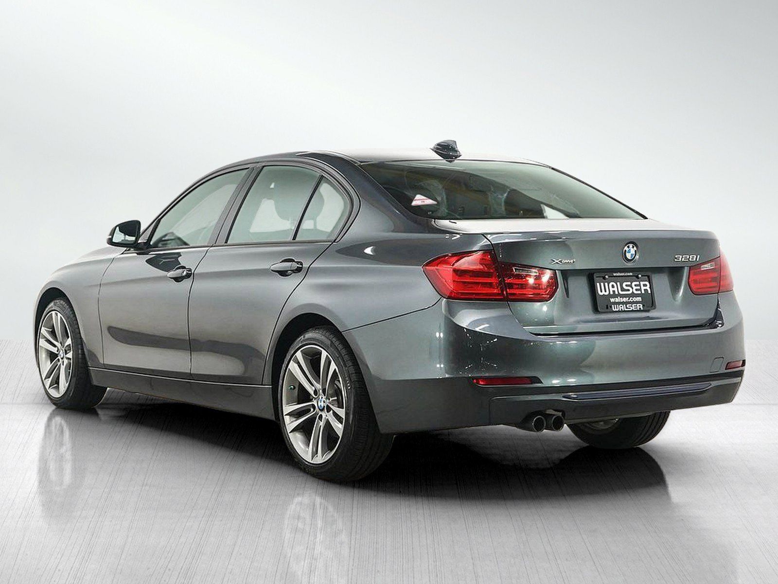 Used 2014 BMW 328i xDrive Sedan AWD/4WD image 3