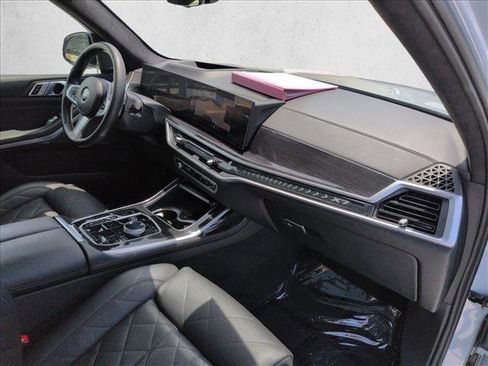 Used 2024 BMW X7 xDrive40i w/ M Sport Package AWD/4WD image 25