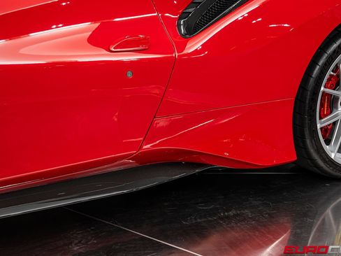 Used 2019 Ferrari 488 Pista Coupe RWD image 21