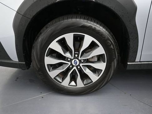 Used 2025 Subaru Outback Touring AWD/4WD image 10