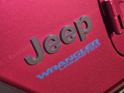 Used 2022 Jeep Wrangler Unlimited Rubicon 4xe image 10