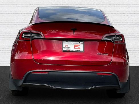 Used 2024 Tesla Model Y Long Range AWD/4WD image 5