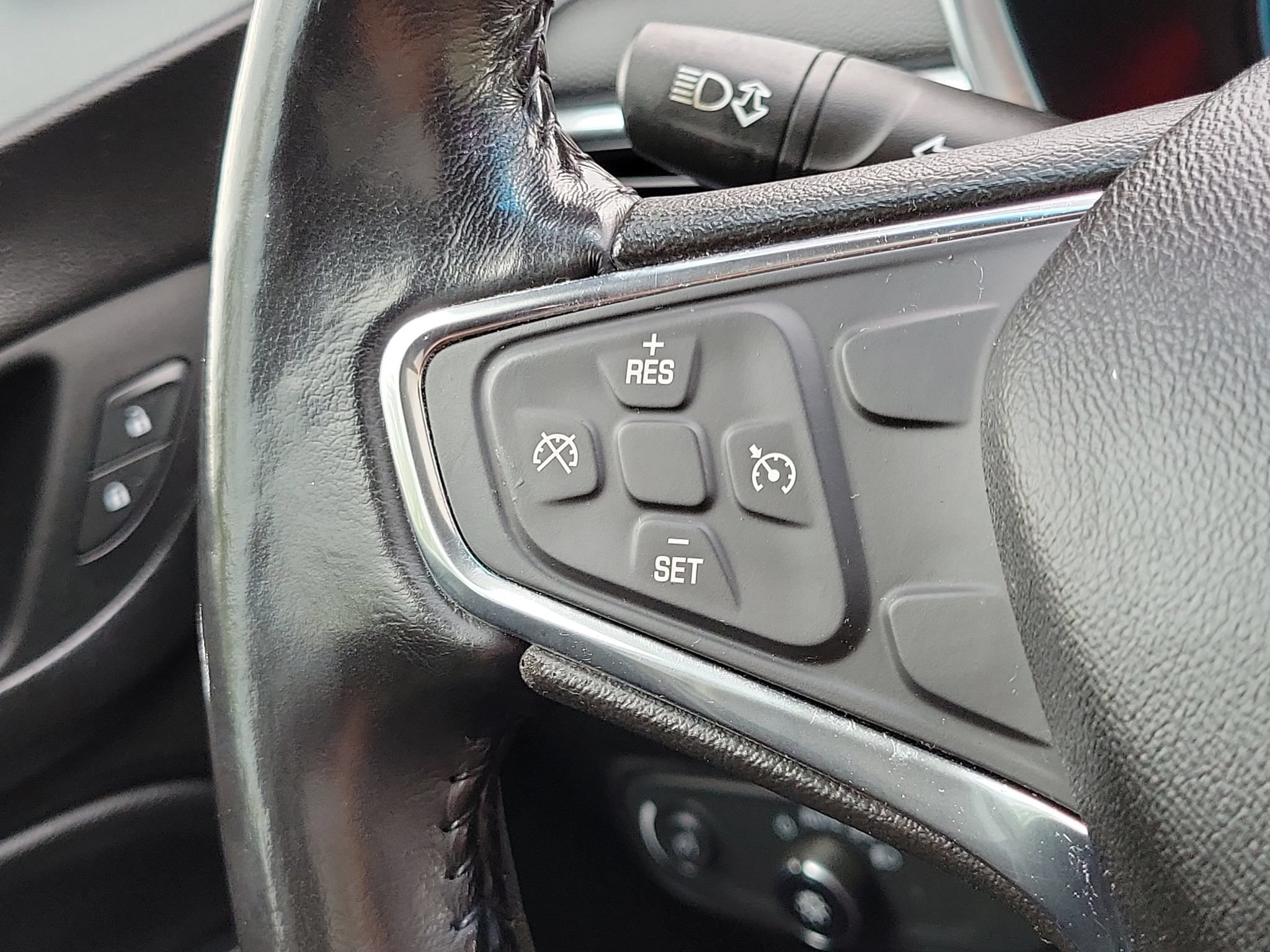 Used 2019 Chevrolet Equinox LT w/ Sun & Navigation Package FWD image 12