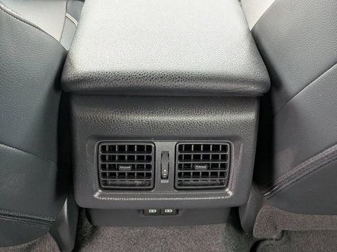 Used 2025 Toyota Camry SE FWD image 15