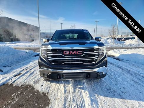 Used 2025 GMC Sierra 1500 SLT image 3