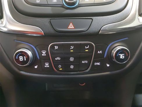 Used 2020 Chevrolet Equinox LT image 23