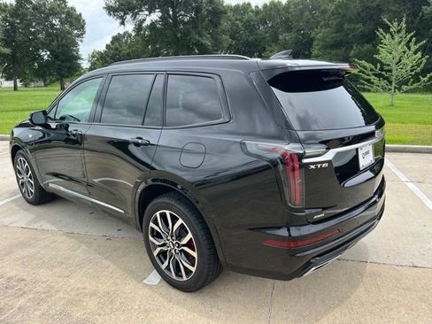 Used 2023 Cadillac XT6 Sport w/ Platinum Package AWD/4WD image 3