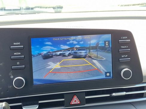 Used 2023 Hyundai Elantra SEL FWD image 18