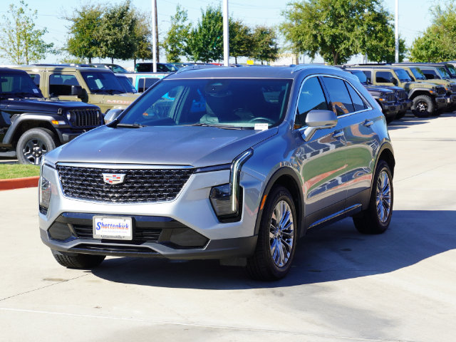 Used 2025 Cadillac XT4 Premium Luxury FWD image 7