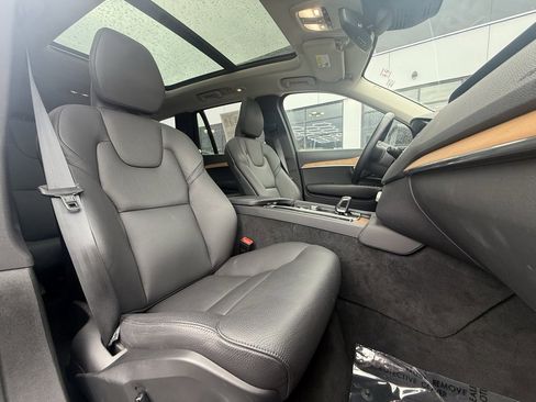 Used 2025 Volvo XC90 B6 Ultra image 30