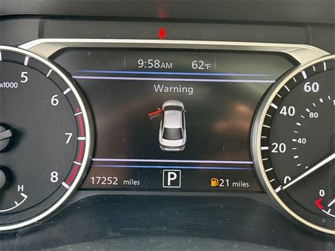 Used 2025 Nissan Sentra SV w/ SV Premium Package image 12