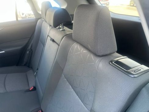 Used 2022 Toyota RAV4 XLE w/ Convenience Package AWD/4WD image 9