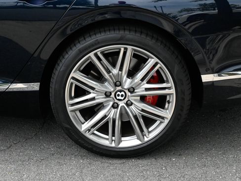 Used 2022 Bentley Flying Spur V8 AWD/4WD image 10