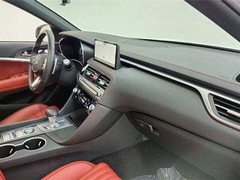 Used 2025 Genesis G70 2.5T w/ Sport Prestige Package image 21