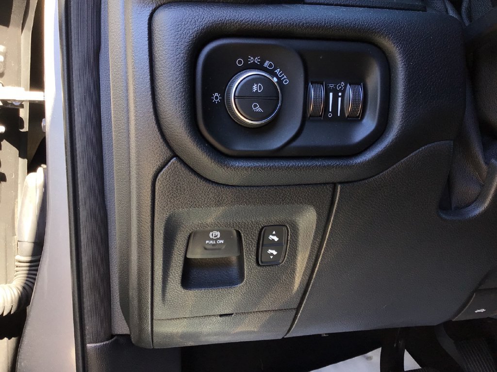 Used 2019 RAM 1500 Laramie RWD image 30