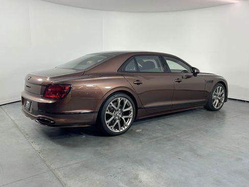 New 2026 Bentley Flying Spur Plug-In Hybrid image 9