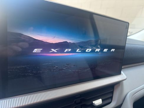 New 2026 Ford Explorer Active w/ Active Comfort Package image 15