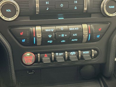 Used 2022 Ford Mustang Shelby GT500 w/ Technology Package image 28