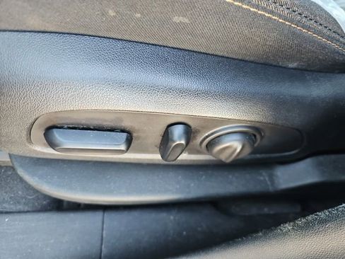 Used 2018 Chevrolet Equinox LT FWD image 14
