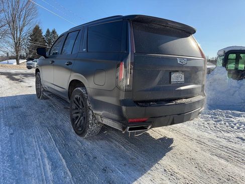 Used 2021 Cadillac Escalade Premium Luxury image 2