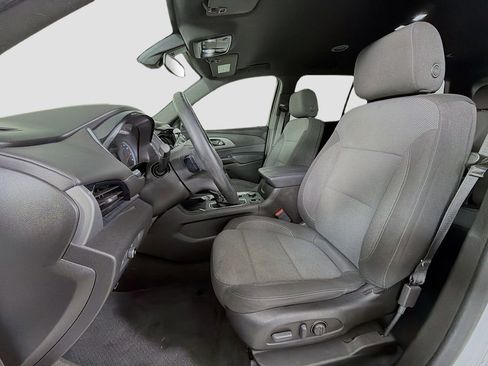 Used 2023 Chevrolet Traverse LT image 13