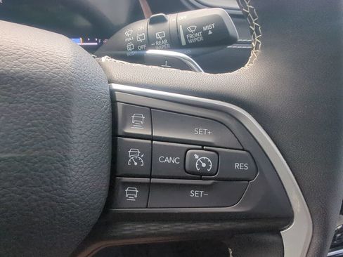 Used 2024 Jeep Grand Cherokee L Altitude AWD/4WD image 33