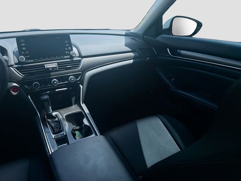 Used 2020 Honda Accord LX image 21