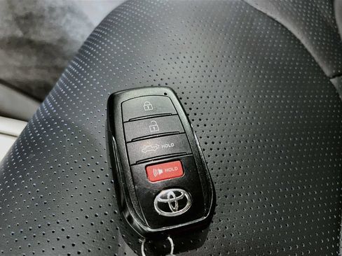 Used 2025 Toyota Tundra Platinum AWD/4WD image 24
