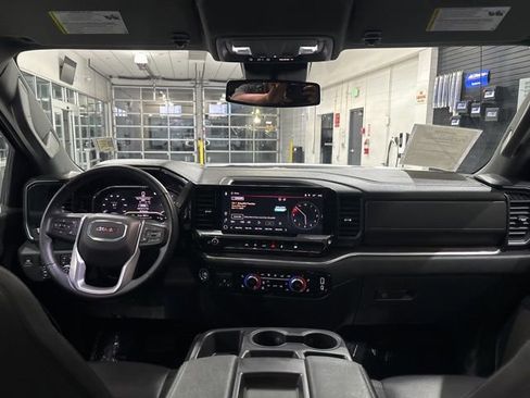 Used 2025 GMC Sierra 1500 SLT image 29