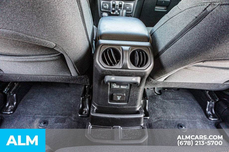 Used 2024 Jeep Wrangler Unlimited Sahara AWD/4WD image 32