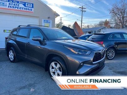 Used 2023 Toyota Highlander LE