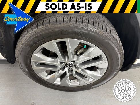 Used 2021 Toyota RAV4 Limited FWD image 11