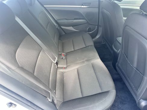 Used 2019 Hyundai Elantra SE FWD image 8