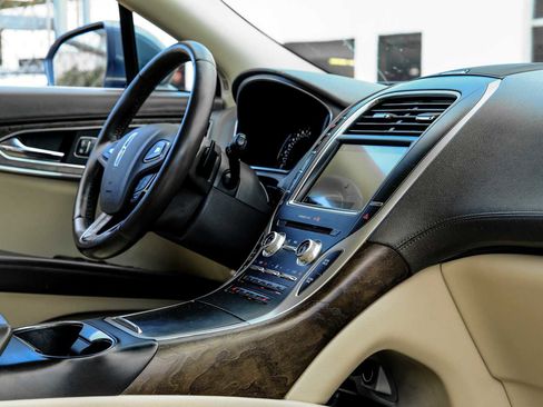 Used 2018 Lincoln MKX Select w/ Select Plus Package image 25