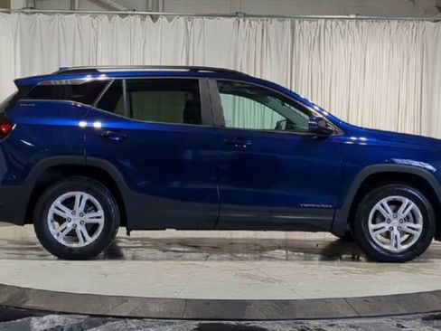 Used 2022 GMC Terrain SLE w/ Driver Convenience Package image 9