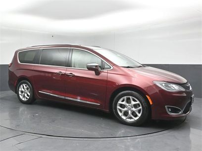 Used 2020 Chrysler Pacifica Limited w/ Advanced Safetytec Group