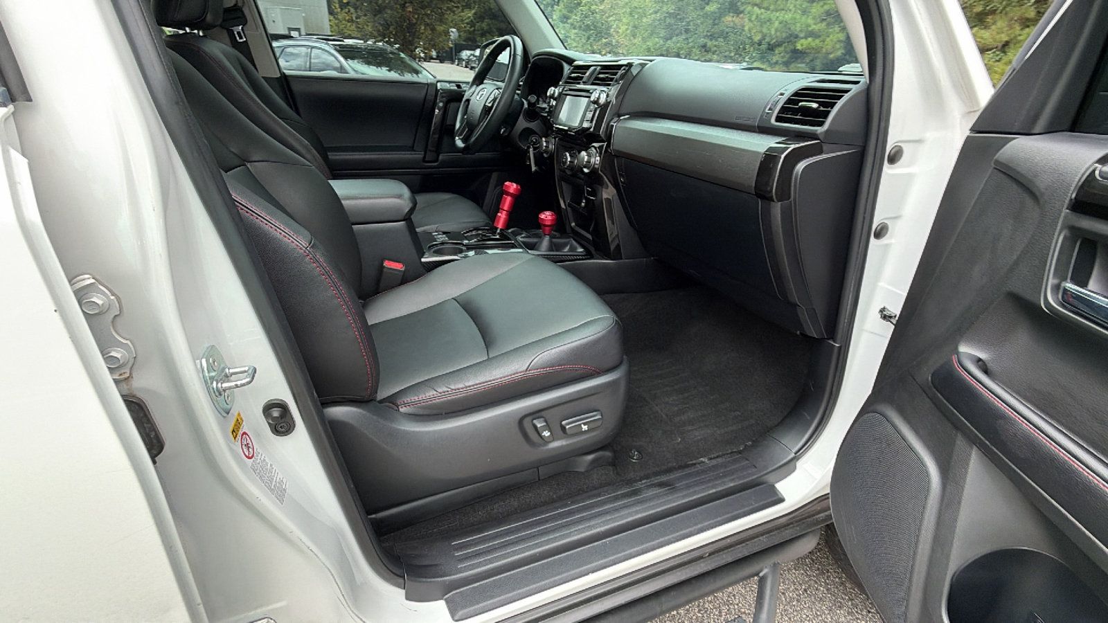 Used 2018 Toyota 4Runner TRD Off-Road Premium AWD/4WD image 20
