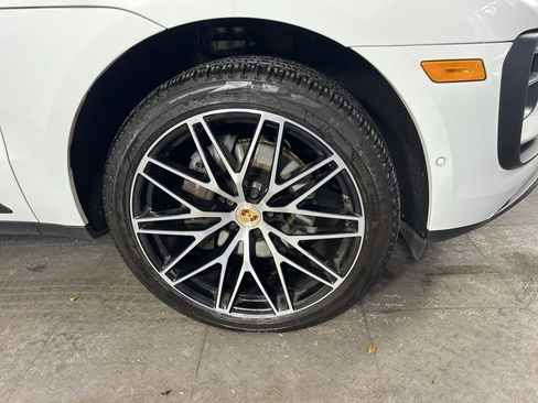 Certified 2023 Porsche Macan Turbo image 11