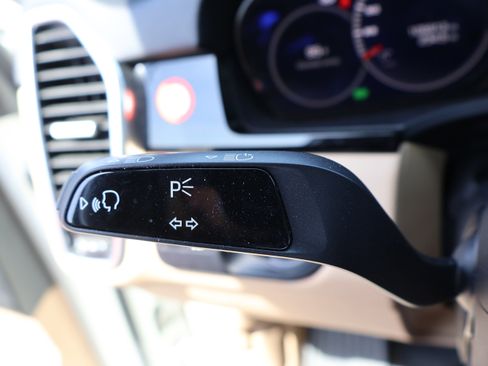 Used 2019 Porsche Cayenne SUV AWD image 32