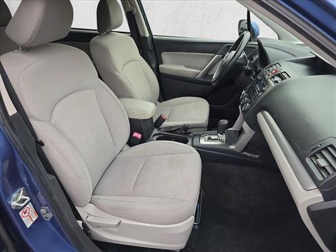 Used 2015 Subaru Forester 2.5i Premium w/ All-Weather Package AWD/4WD image 10