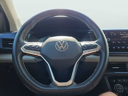 Used 2024 Volkswagen Taos SE AWD/4WD image 29