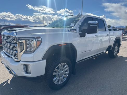 Used 2023 GMC Sierra 3500 Denali w/ Denali Ultimate Package image 3