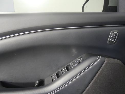 Used 2022 Ford Mustang Mach-E Select image 8