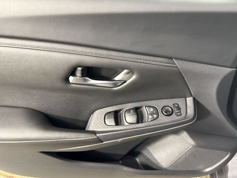 Used 2023 Nissan Sentra SV FWD image 19