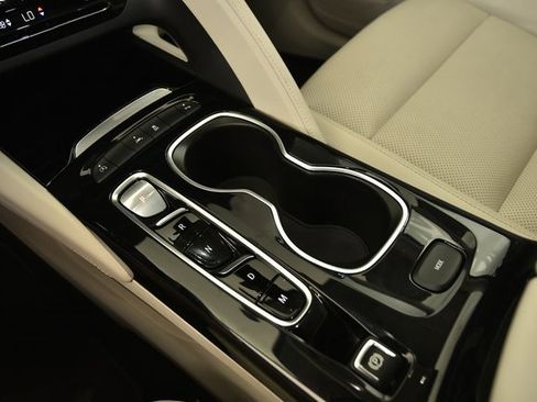 Used 2021 Buick Envision Essence image 20