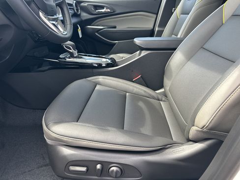 New 2026 Chevrolet Trax ACTIV w/ Sunroof Package FWD image 11