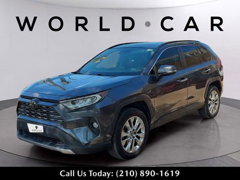 Used 2019 Toyota RAV4 Limited FWD image 2