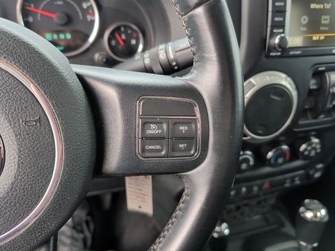 Used 2017 Jeep Wrangler Unlimited Sahara image 21