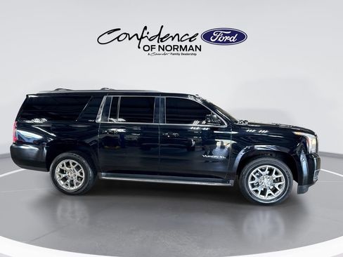 Used 2016 GMC Yukon XL SLT w/ Open Road Package AWD/4WD image 10