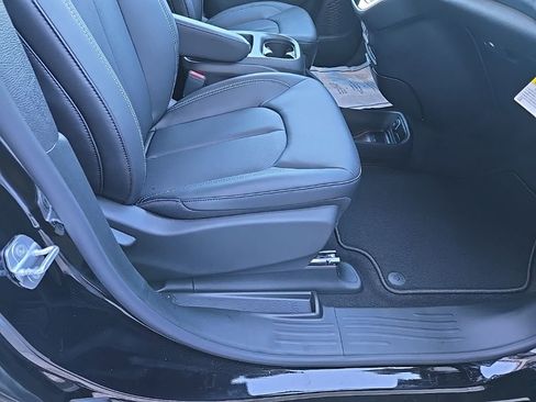 New 2026 Chrysler Pacifica Select w/ S Appearance Package image 71